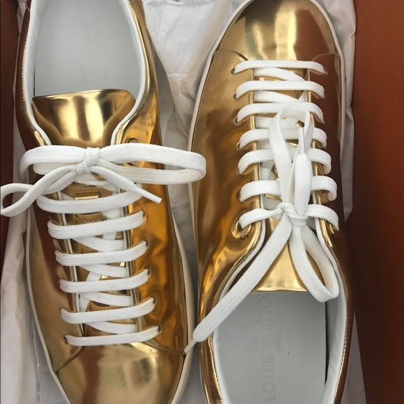Louis Vuitton GOLD sneakers. - Picture 3 of 4